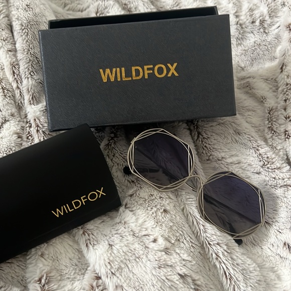 Wildfox Regency Sunglasses silver NIB - Picture 2 of 4